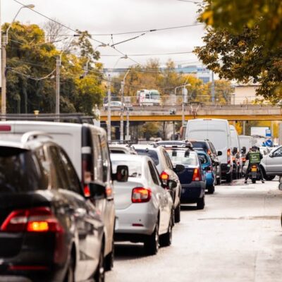 Lovitură totală pentru șoferii din provincie! Taxă obligatorie pentru a intra în București. Cât te va costa pe zi să mai circuli prin Capitală
