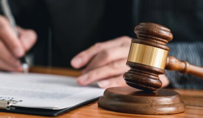Lovitură cruntă pentru toți românii cu pensie la Pilonul 2! Nu-ți vei mai putea scoate toți banii odată. Legea, atacată la CCR