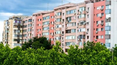 Nu o să crezi cât câștigă, de fapt, administratorul de bloc! Salariul care te va surprinde!