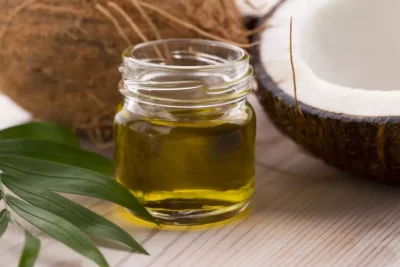 Nu vei crede ce se întâmplă cu corpul tău dacă folosești ulei de cocos zilnic!