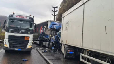 Acum! Impact devastator între două TIR-uri și o cisternă pe Valea Oltului! Trafic blocat complet