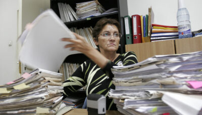 Bani în plus pe card pentru acești pensionari! Anii de muncă se dublează, vezi lista completă a meseriilor