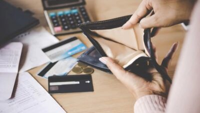 O nouă taxă pentru acești români. Cine va plăti mai mult la stat din 2025