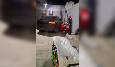 Tragedie în Bihor! Un bărbat în scaun cu rotile, OMORÂT după ce o șoferiță a intrat în plină viteză în parcarea unui centru medical
