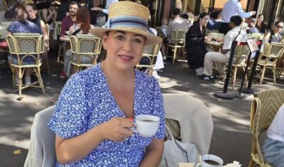 Oana Roman, surprinsă în vacanță cu un BĂRBAT din showbiz! Prieten din copilărie sau ceva mai mult? „Împărțim și adunăm amintiri”