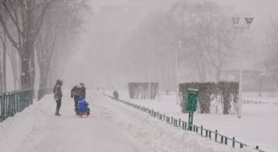 ȘOC pentru bucureșteni! Află DATA exactă când LOVEȘTE NINSOAREA în Capitală. Temperaturile se prăbușesc cu 13°C!
