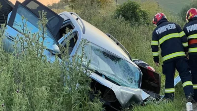 ACUM: Accident ÎNFIORĂTOR — șofer beat criță, FĂRĂ PERMIS, a făcut prăpăd pe șosea și a ajuns în canalizare!
