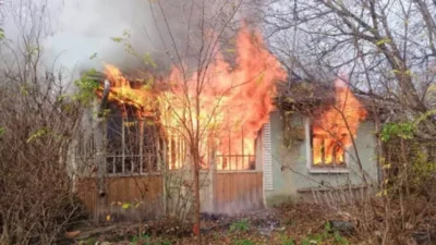 ÎNFIORĂTOR, chiar înainte de iarnă! I-a EXPLODAT casa — incendiu devastator în câteva secunde!