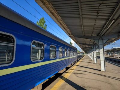 DESCOPERIRE MACABRĂ în toaleta unui tren Iași–București! Poliția a fost alertată de URGENȚĂ – ce au găsit acolo i-a lăsat pe toți fără cuvinte!