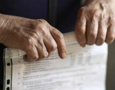 ALERTĂ pentru toți pensionarii din România!  Din 1 ianuarie 2026 DISPAR 535 de lei din pensie în fiecare lună!  Decizia OFICIALĂ care lovește MILIOANE de oameni