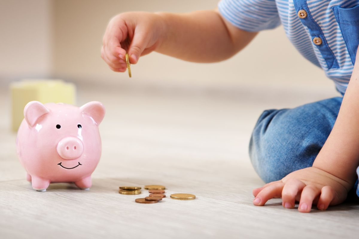 Alocatiile pentru copii ar putea fi majorate din 2026. Ce spune Ministrul Muncii despre bani