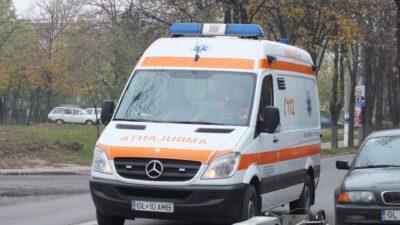 Accident violent cu ambulanța! Asistenta a ajuns la spital, dar ce s-a întâmplat cu pacientul este greu de imaginat
