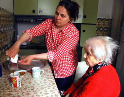 Incredibil, dar adevărat! O badantă româncă dezvăluie ce PENSIE uriașă primește după doar 10 ani de muncă în Italia!