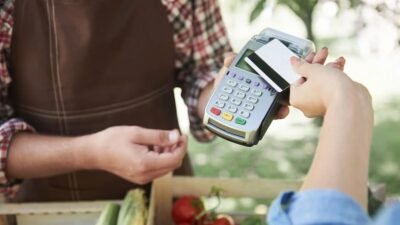 Surpriză pentru milioane de salariați!  Tichetele de masă se măresc – vezi cu cât ți-ar putea crește venitul lunar