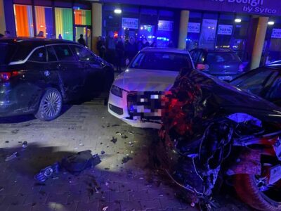 A făcut prăpăd în trafic! A lovit 5 mașini și a fugit, dar ce au descoperit polițiștii depășește orice imaginație