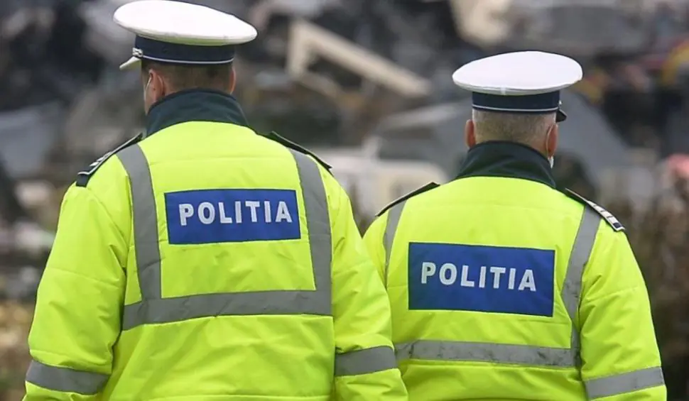 bataie doi politisti scari sediu politia rutiera olt 806095.webp