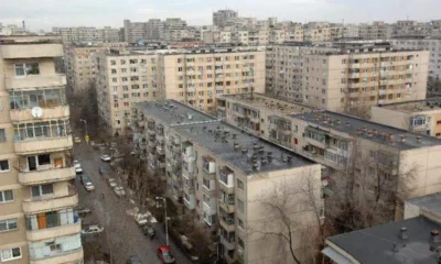 Veste uriașă pentru românii care stau la etajul 4. Se schimbă totul în blocurile vechi, ce apare pe scara blocului