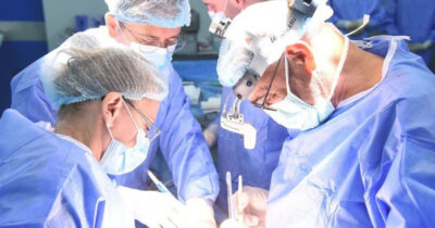A crezut că durerea îi trece cu pastile, dar a primit o veste cruntă. Ce i-au scos medicii din corp ca să o salveze