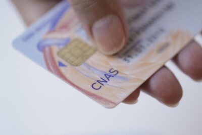 Adio rețete pe hârtie! Schimbarea uriașă pentru toți românii cu card de sănătate. Ce se întâmplă la medic