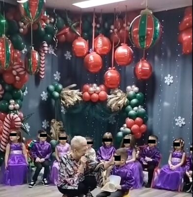 Ce a făcut o educatoare la serbare pentru un băiețel care nu poate vorbi. Imaginile au emoționat o țară întreagă