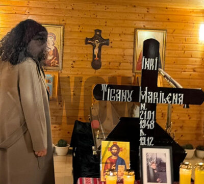 Mihaela Rădulescu, dărâmată de durere la capela din Snagov. Cum a fost surprinsă lângă sicriul mamei
