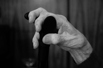 Lovitură cruntă pentru pensionari! Pierd 535 de lei pe lună, anunțul trist venit acum de la Guvern