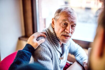 Vestea momentului pentru pensionari! Se dau banii în decembrie. Cine încasează 400 de lei și ajutor de încălzire