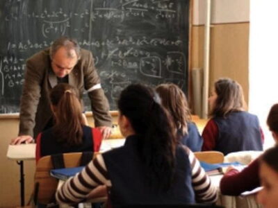 Decizie de ultimă oră pentru profesori! Guvernul a făcut anunțul despre salarii și pensii, se aplică până în 2026