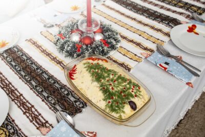 Nu e carnea de vită! Ingredientul secret care transformă total salata de boeuf. Toți îl au în cămară