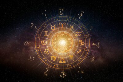 Se întâmplă o dată la 60 de ani! Cele două zodii protejate de astre în 2026, vor avea mormane de bani și iubire
