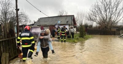 Pericol în România! Apele ies din matcă. Lista județelor lovite de inundații până pe 30 ianuarie