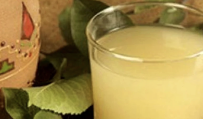 Lichidul banal care face minuni pentru ficat și stomac. Bunicii îl beau zilnic, e cel mai bun medicament natural