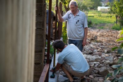 Ce înălțime trebuie să aibă gardul dintre vecini, de fapt. Detaliul din lege pe care mulți îl ignoră