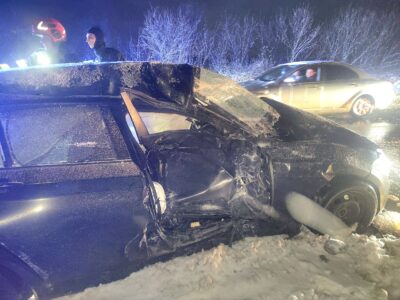 Accident teribil lângă Timișoara! O tânără de 28 de ani a ajuns direct la spital după impactul violent cu un autobuz
