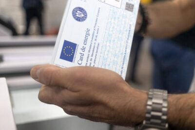 Schimbare uriașă pentru românii cu vouchere de energie. Dispar cardurile, cum primești banii direct pe factură