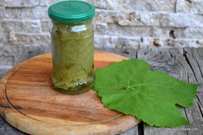 Nu mai trage de capac! Trucul simplu cu un elastic care deschide orice borcan. Secretul marilor bucătari
