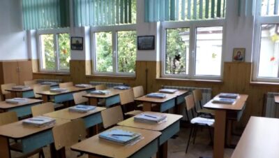 Lista școlilor închise pe 9 ianuarie din cauza zăpezii. Elevii care rămân acasă