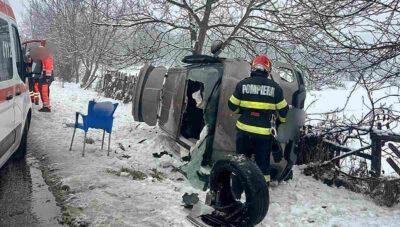Accident grav cu 8 victime în Argeș. Cinci copii au ajuns la spital după ce o mașină s-a răsturnat