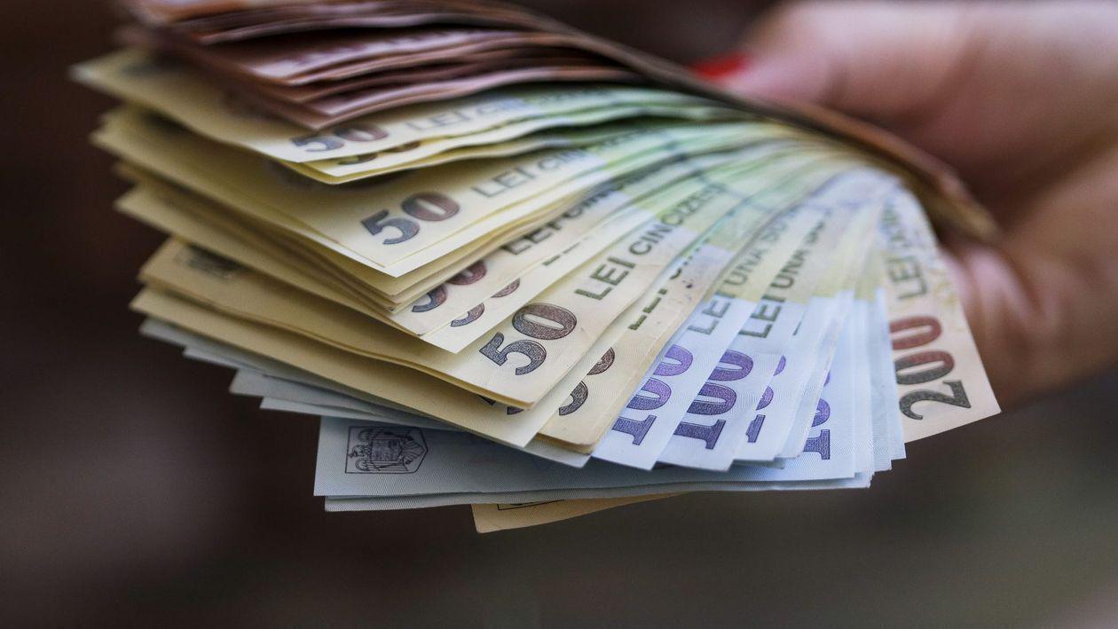Condițiile în care tinerii de peste 18 ani pot beneficia în continuare de alocație. Ce acte trebuie depuse