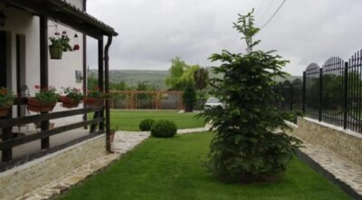 Legea care îi scapă pe românii de la casă de amenzi uriașe. Ce construcție din curte nu mai are nevoie de autorizație