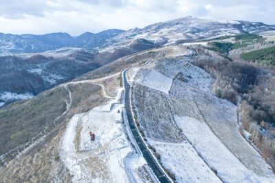 Uită de Transfăgărășan! Noua șosea fabuloasă din România deschisă iarna. Peisajul îți taie respirația!