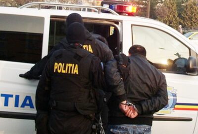A tocat 14.000 de lei din banii unui bătrân pe comenzi Glovo! Poliția l-a săltat pe tânăr după 190 de livrări