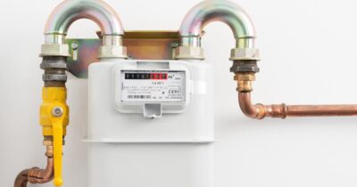 Lovitură pentru buzunarele românilor! Facturile la energie explodează cu 32%. Sumele uriașe de plată din 2026