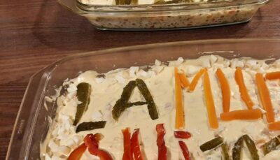 Gafa monumentală făcută de o gospodină pe salata de Boeuf. Detaliul rușinos observat de toți invitații la masa de Revelion