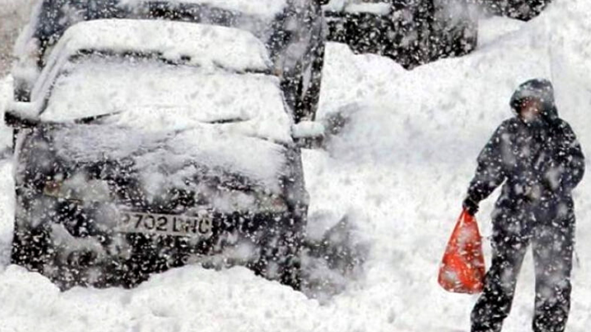 Vreme deosebit de rece în toată țara. Meteorologii anunță ploi și ninsori la munte