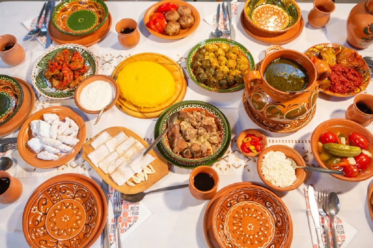 lasata secului ce inseamna traditii si obiceiuri