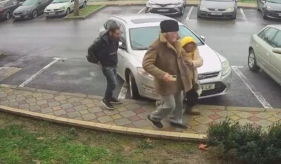 Au luat 13.000 de lei de la CAR și au fost atacați imediat! Ce au pățit doi soți în plină stradă. Video