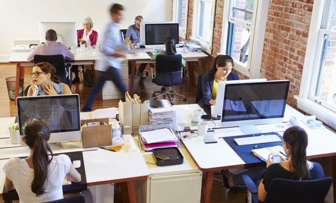 Lovitură totală pentru angajații STB! Vor munci mai puțin, dar primesc bani puțini: Ce se întâmplă cu salariile lor