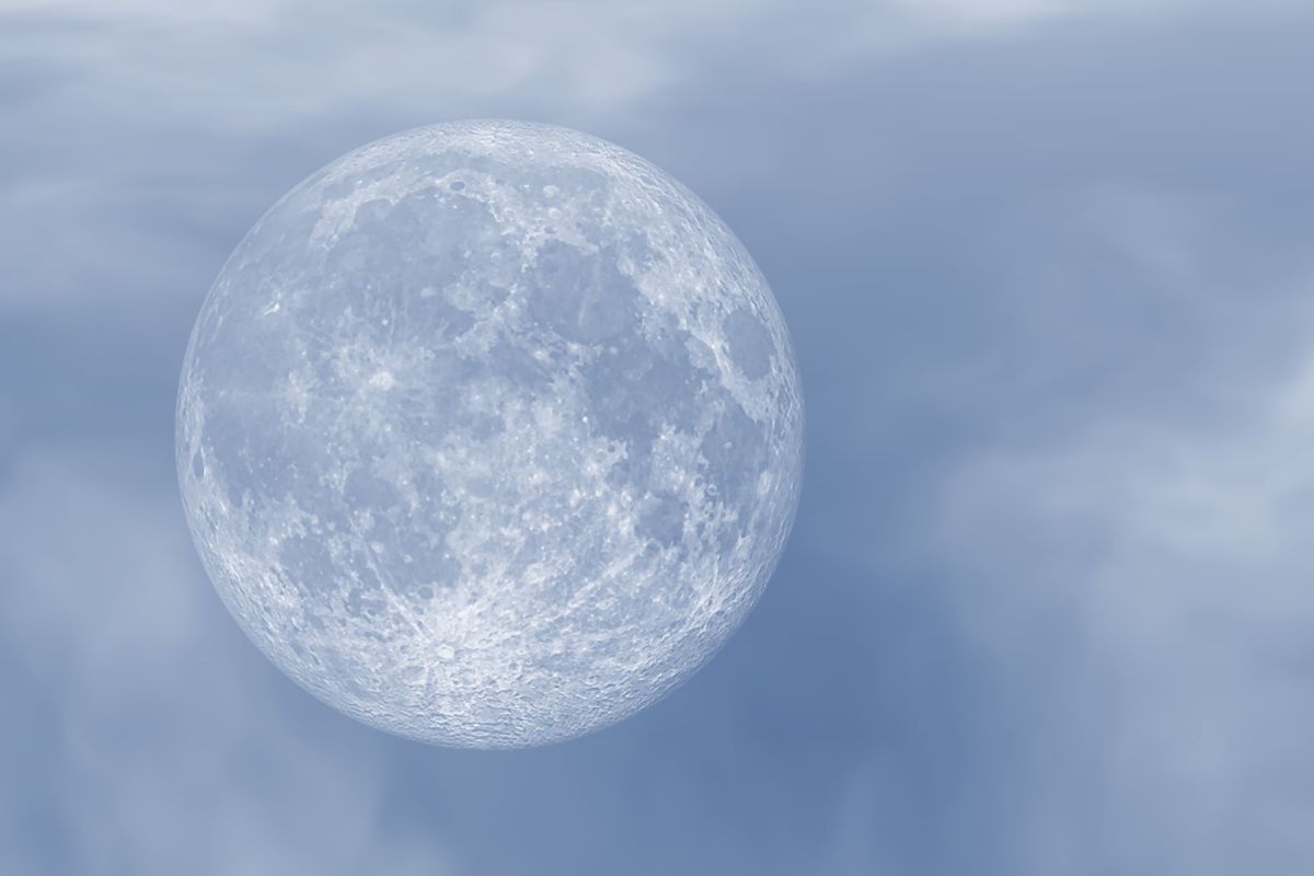 Fenomenul rar care lovește România pe 31 mai! Ce se întâmplă cu zodiile sub Luna Albastră: „Măștile cad, secretele ies!”