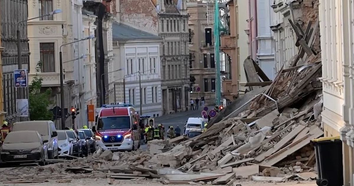 Două românce, îngropate sub dărâmături în Germania! Salvatorii sapă cu mâinile goale după…
